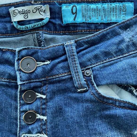 Indigo Rein Muffin Topper Bermuda Denim Jean Shorts Embroidered Size 9 Cuffed - Picture 4 of 5